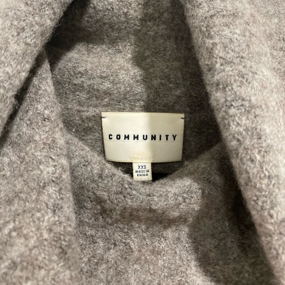 ✨Sold✨ Aritzia Community Plutarch Sweater - Picture 8 of 12